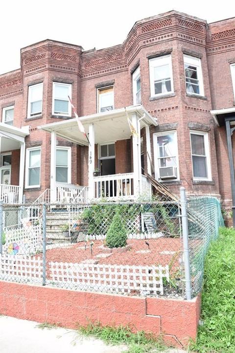 149 Beech St, Holyoke, MA 01040 photo 1