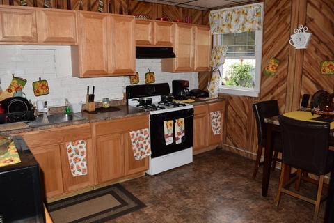 149 Beech St, Holyoke, MA 01040 photo 21