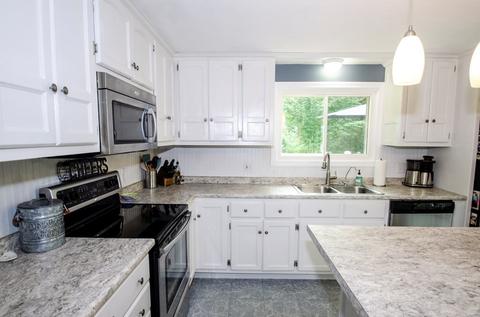 44 Dutton Rd, Pelham, NH 03076 photo 3