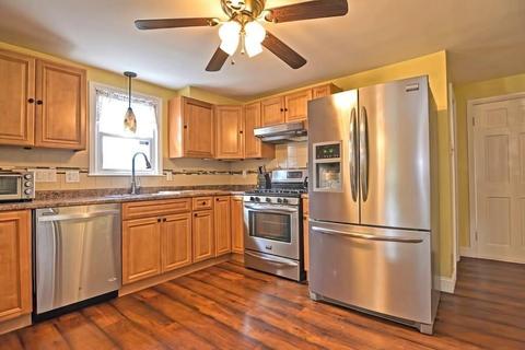 8 Meadowview Rd, Everett, MA 02149 photo 10