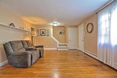 8 Meadowview Rd, Everett, MA 02149 photo 4
