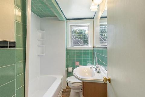 14 Harrison Ave, Gloucester, MA 01930 photo 17