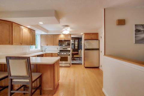 4 Hitching Post Dr, Walpole, MA 02081 photo 3