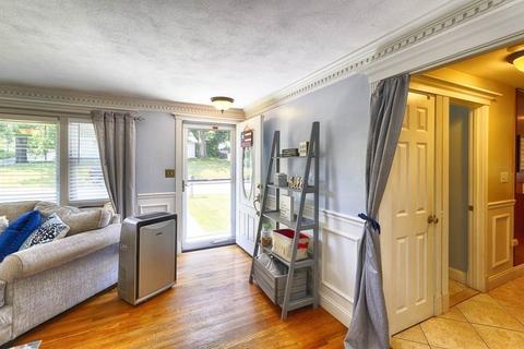 91 Trinity Ave, Worcester, MA 01605 photo 7