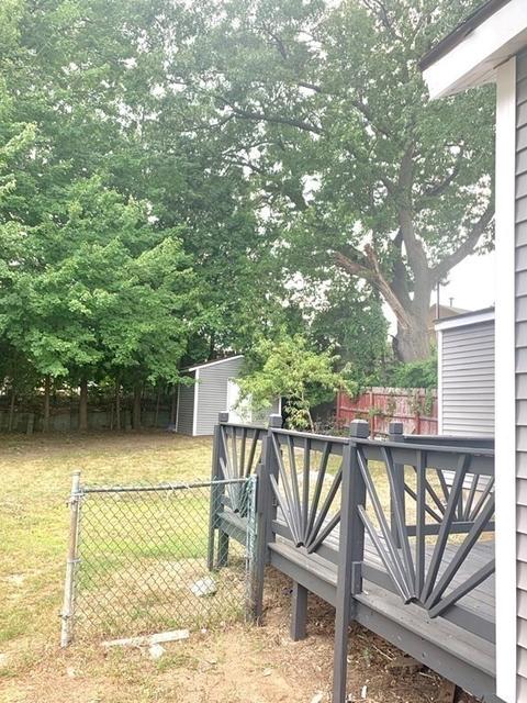 22 Boyer St, Springfield, MA 01109 photo 3