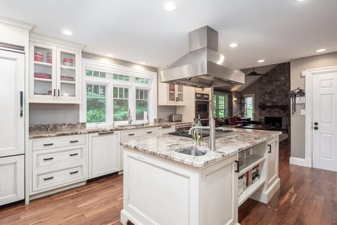 23 Kurchian Ln, Reading, MA 01867 photo 6