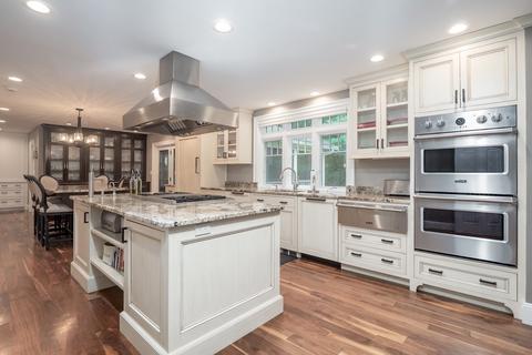 23 Kurchian Ln, Reading, MA 01867 photo 4