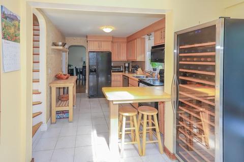 4 Lucia Rd, Marblehead, MA 01945 photo 11