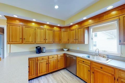 18 Berry St #2, Danvers, MA 01923 photo 8