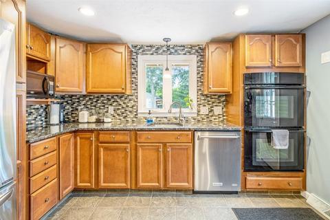 22 Linwood Ave, Wareham, MA 02571 photo 8