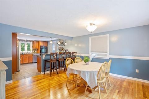22 Linwood Ave, Wareham, MA 02571 photo 4