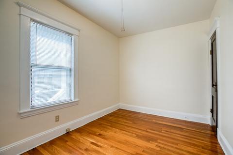 868 Armory St, Springfield, MA 01107 photo 17
