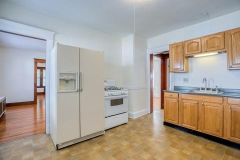 868 Armory St, Springfield, MA 01107 photo 8