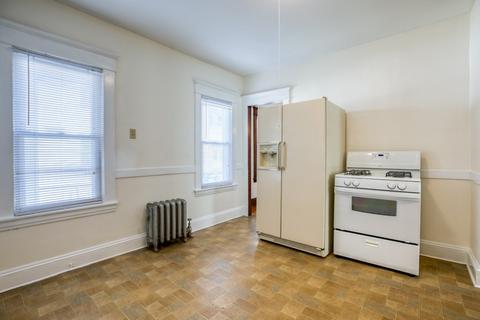 868 Armory St, Springfield, MA 01107 photo 6