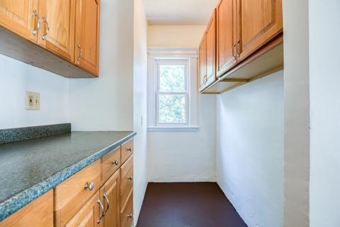868 Armory St, Springfield, MA 01107 photo 24
