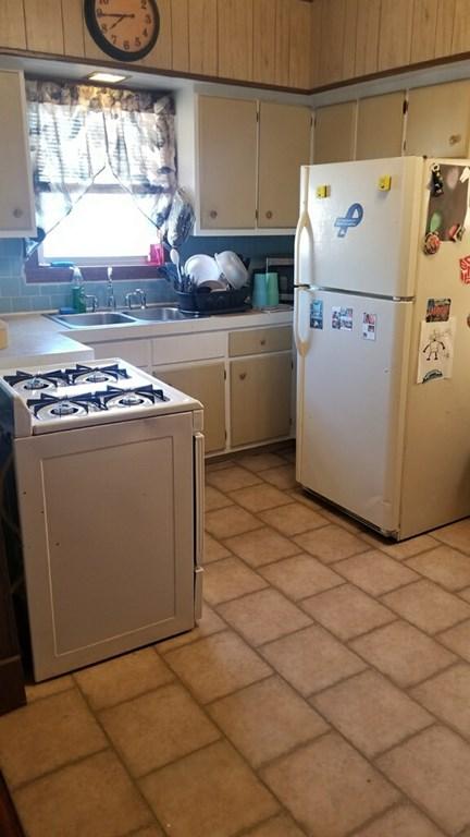 224 Doyle St, Fall River, MA 02723 photo 9