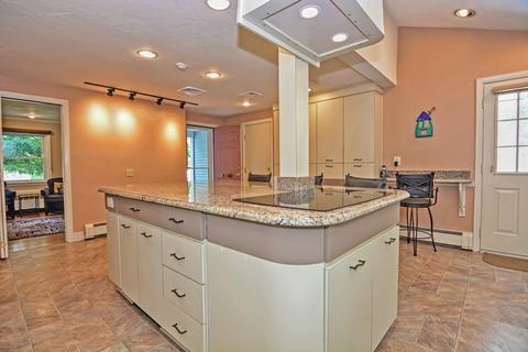 64 Blacksmith Dr, Needham, MA 02492 photo 9