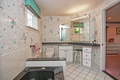 64 Blacksmith Dr, Needham, MA 02492 photo 29