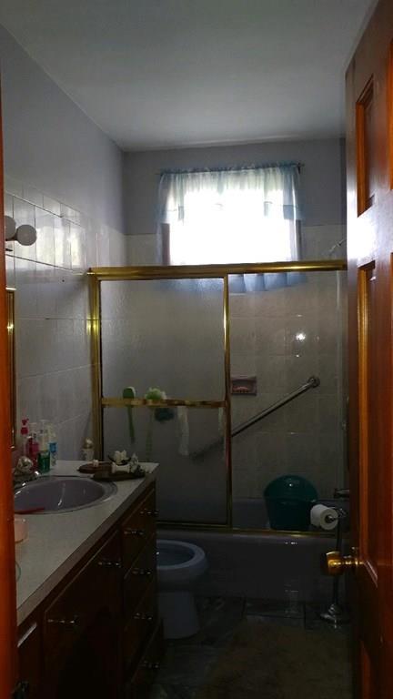1047 Pleasant St, Fall River, MA 02723 photo 2