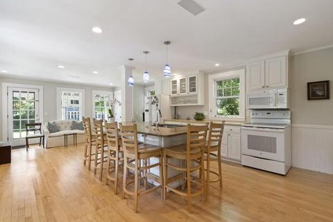 17 Chestnut St, Dedham, MA 02026 photo 9
