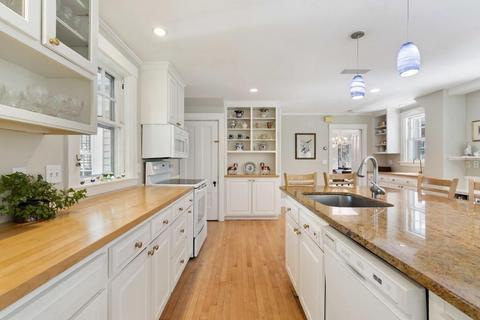 17 Chestnut St, Dedham, MA 02026 photo 11