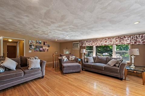 41 Spring St, Stoneham, MA 02180 photo 10