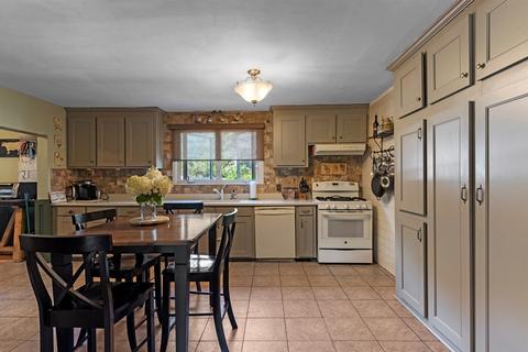 41 Spring St, Stoneham, MA 02180 photo 12