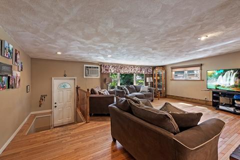 41 Spring St, Stoneham, MA 02180 photo 11