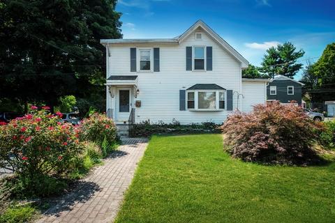 41 Spring St, Stoneham, MA 02180 photo 1