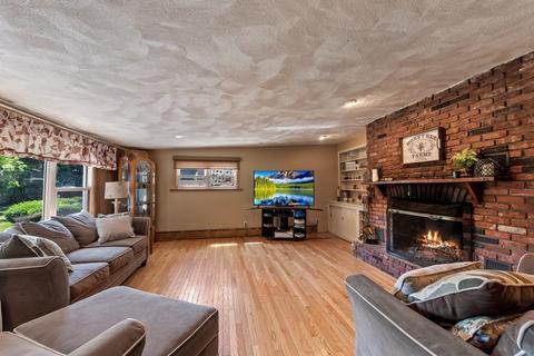 41 Spring St, Stoneham, MA 02180 photo 8