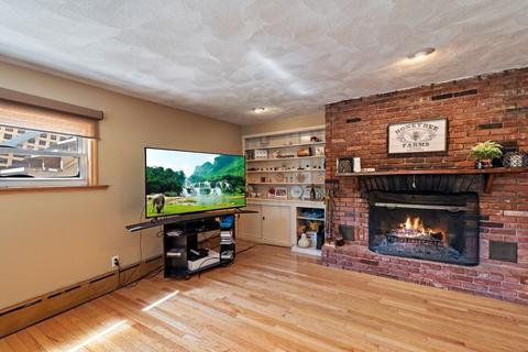 41 Spring St, Stoneham, MA 02180 photo 9
