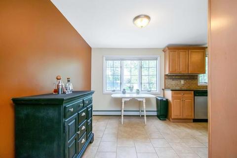 135 Bartels St, Springfield, MA 01128 photo 17