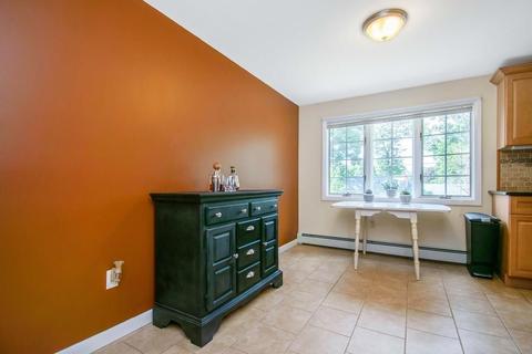 135 Bartels St, Springfield, MA 01128 photo 18