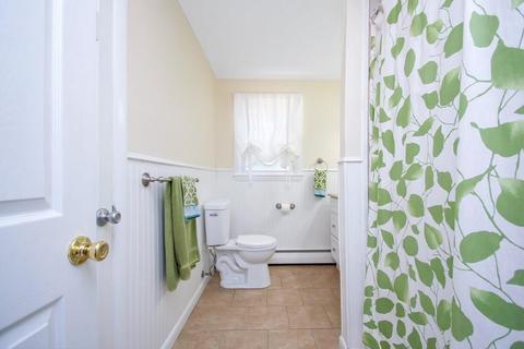 135 Bartels St, Springfield, MA 01128 photo 21