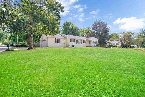135 Bartels St, Springfield, MA 01128 photo 3