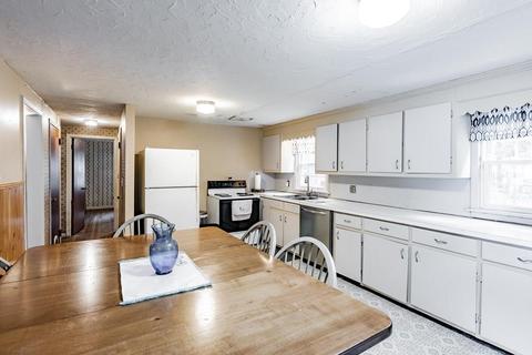 26 Winding Ln, Springfield, MA 01118 photo 5
