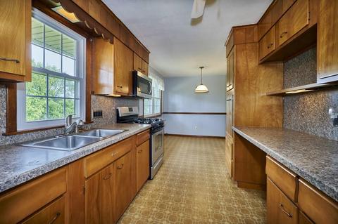116 Harding St, Chicopee, MA 01013 photo 7
