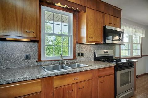 116 Harding St, Chicopee, MA 01013 photo 8