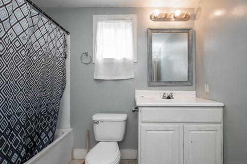 57 Fox St, Worcester, MA 01604 photo 4