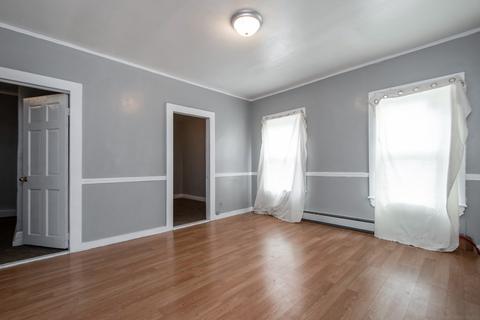 57 Fox St, Worcester, MA 01604 photo 9