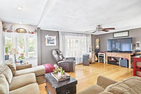 14 Franklin St, Danvers, MA 01923 photo 7