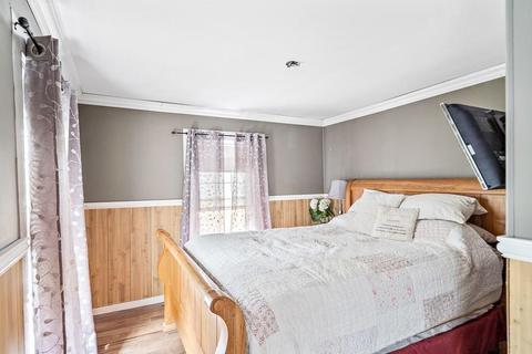 14 Franklin St, Danvers, MA 01923 photo 11