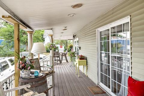 14 Franklin St, Danvers, MA 01923 photo 2