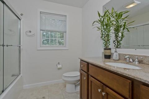39 Spencer St, Springfield, MA 01118 photo 18