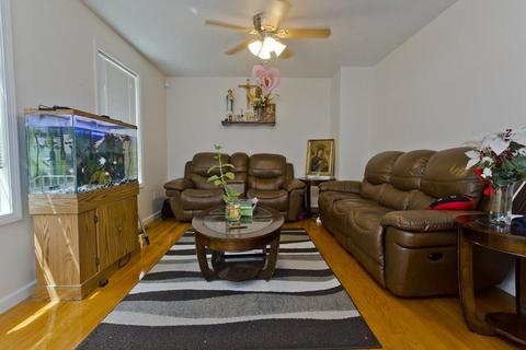 39 Spencer St, Springfield, MA 01118 photo 2