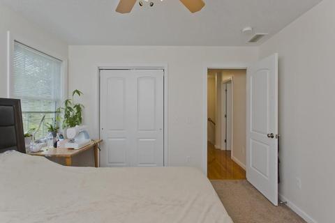 39 Spencer St, Springfield, MA 01118 photo 17