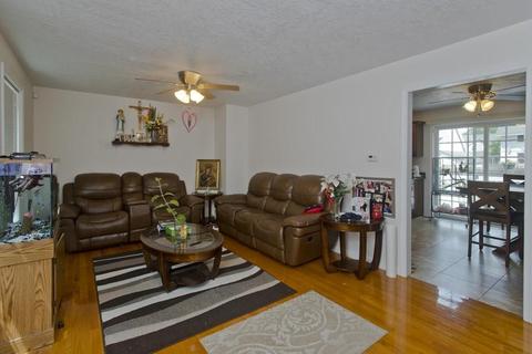 39 Spencer St, Springfield, MA 01118 photo 7
