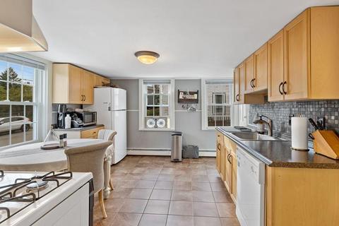 56 Bartlett St, Beverly, MA 01915 photo 3