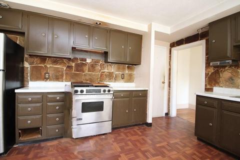 2 Cliftondale Ave, Saugus, MA 01906 photo 11