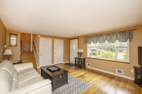 2 Baltimore St, Millis, MA 02054 photo 10